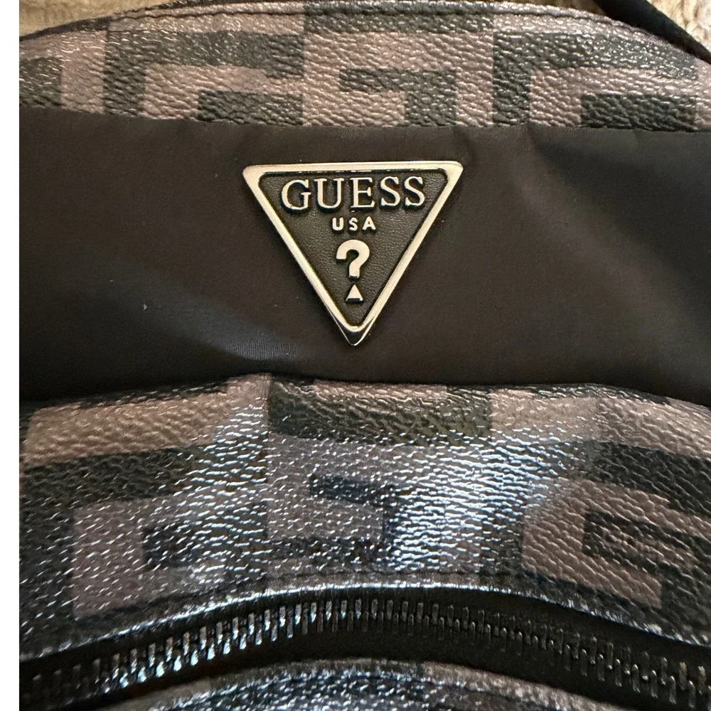 Guess USA Crossbody Messenger Bag Grey Black Geometric Logo‎ Red Stripe Small